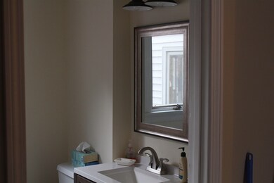 22 Hooker St, Nashua, NH 03064 - photo 5