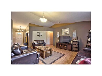 1115 Wolf Dr NW, Cedar Rapids, IA 52405 - photo 3