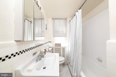 2100 2 Walnut St unit 15L, Philadelphia, PA 19103 - photo 7