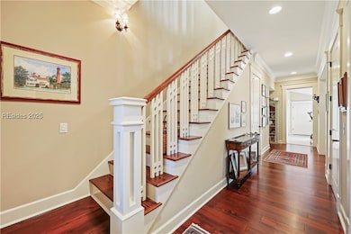 Front Entry w/stairs