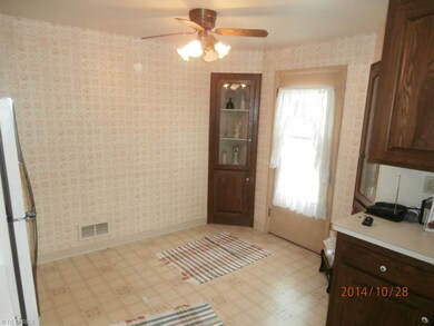 1855 E 300th St, Wickliffe, OH 44092 - photo 2