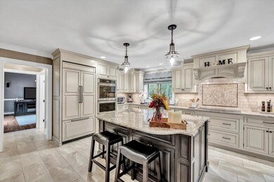 926 N Main St, Raynham, MA 02767 - photo 4