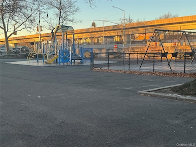 142-06 116th Ave, Jamaica, NY 11436 - photo 7