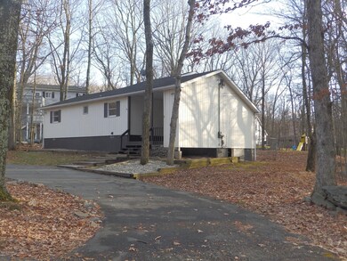 116 Mink Ct, Dingmans Ferry, PA 18328 - photo 2