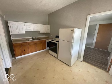 800 W Lindweth Place, Muncie, IN 47303 - photo 3