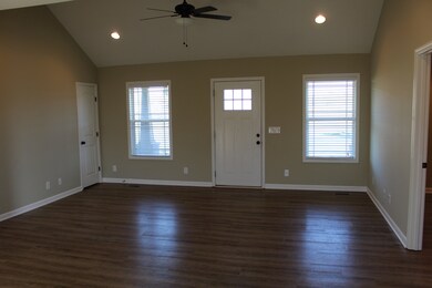 510 Skinner Flat Rd, Manchester, TN 37355 - photo 3