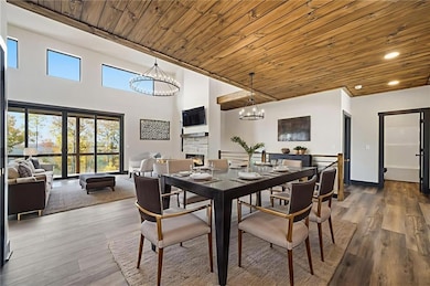 This photo is Virtually Staged to show potential layout.