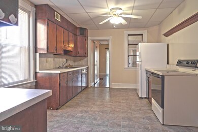 328 E Jackson St, New Holland, PA 17557 - photo 4