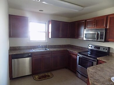 1799 Chateau Place, Easton, PA 18045 - photo 3