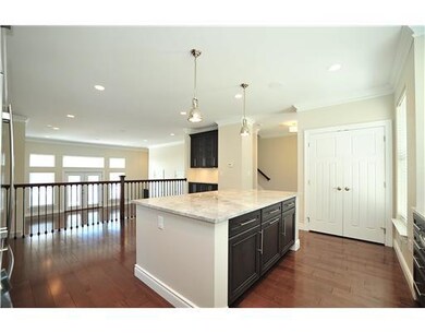 155 Sweetbriar Village T unit 155, Mount Washington, PA 15211 - photo 5