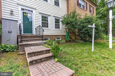 7951 Hidden Bridge Dr, Springfield, VA 22153 - photo 3