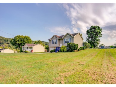 124 Hughes St, Johnson City, TN 37601 - photo 3