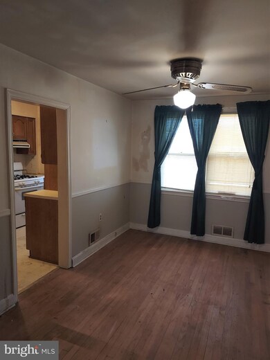 8643 Oak Rd, Parkville, MD 21234 - photo 5