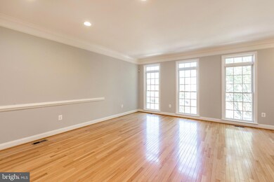 9994 Cyrandall Dr, Oakton, VA 22124 - photo 7