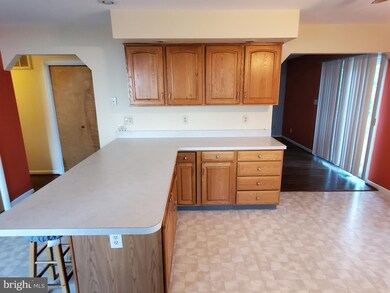 202 Kingston Park Ln, Middle River, MD 21220 - photo 2