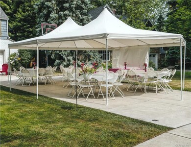 Great Home for Entertaining and Hosting some Elega