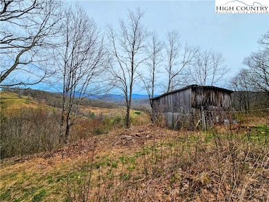 851 E Whenlin Ridge Rd, Lansing, NC 28643 - photo 5