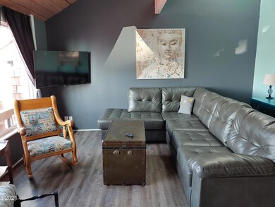206-306 Living Area 206