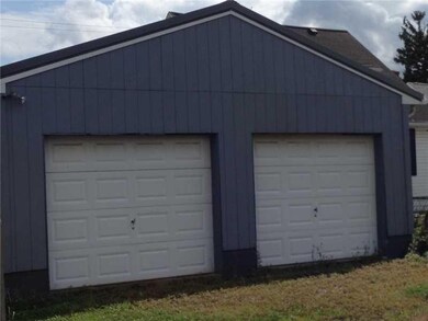 2621 Laveen St, Latrobe, PA 15650 - photo 3