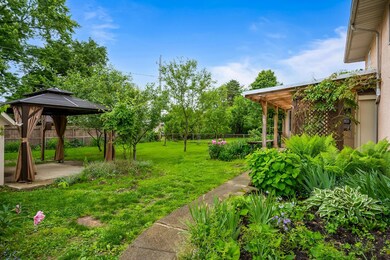 1252 Saling Dr, Columbus, OH 43229 - photo 3