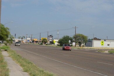 410 E Ferguson Ave, Pharr, TX 78577 - photo 4