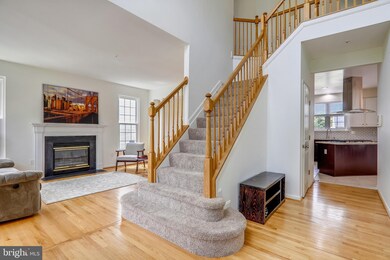 5802 Silk Tree Dr, Riverdale, MD 20737 - photo 4