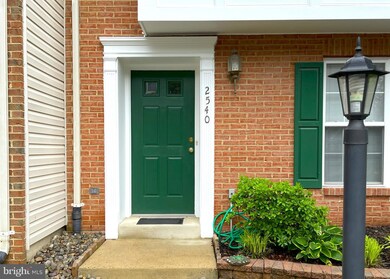 2540 Banshire Dr, Herndon, VA 20171 - photo 3