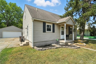 2004 Minnesota St, Middletown, OH 45044 - photo 2