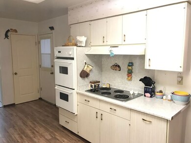 Beautiful bright kitchen