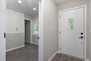 104 N Ellen St-11