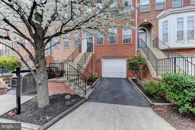 2562 James Monroe Cir, Herndon, VA 20171 - photo 2