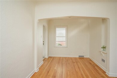 2824 35th St, Des Moines, IA 50310 - photo 6