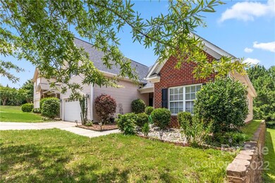 1205 Mountain Laurel Ct, Matthews, NC 28104 - photo 2