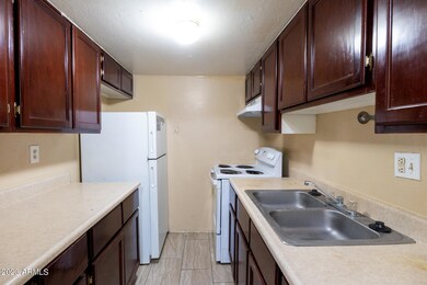 819 S Stapley Dr unit 8, Mesa, AZ 85204 - photo 6