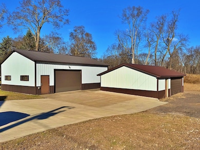 Pole Bldgs and Driveway .jpg