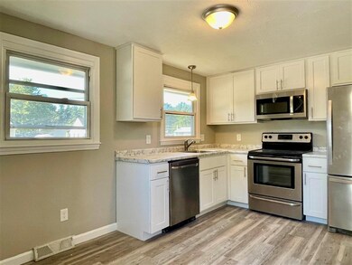 17 Valhalla Dr, Nashua, NH 03062 - photo 2