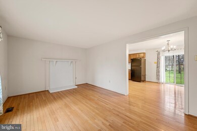 661 E G St, Purcellville, VA 20132 - photo 4