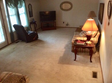 848 Deephollow Ct, Columbus, OH 43228 - photo 6