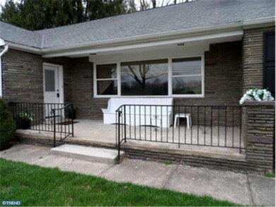 605 Stenton Ave, Flourtown, PA 19031 - photo 2