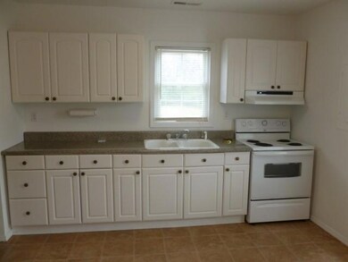 719 Oak St, Manchester, TN 37355 - photo 4