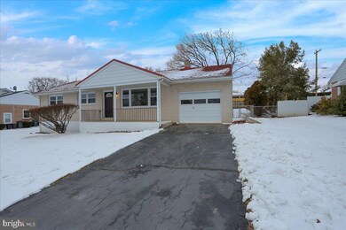 1041 Laurelee Ave, Reading, PA 19605 - photo 2