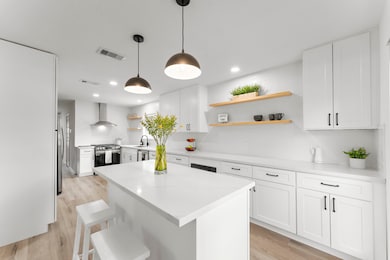 28710 Savannah Dr, Shenandoah, TX 77381 - photo 6