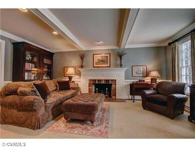 Den/Family/Great Room - Beautiful raised paneling 