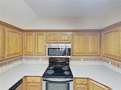 2125 NE 13th St, Moore, OK 73160 - photo 6