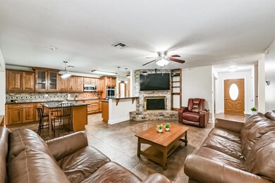 6907 Woodfern Dr, Houston, TX 77040 - photo 2