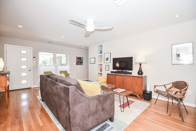 1043 W 30th St, Houston, TX 77018 - photo 5