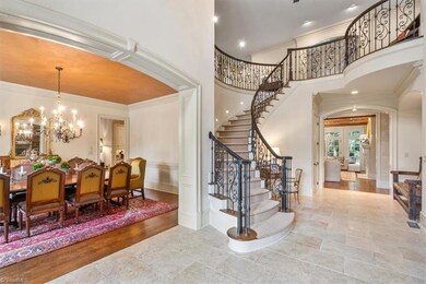 910 Sunset Dr, Greensboro, NC 27408 - photo 4