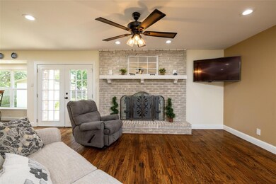 708 Edgehill Dr, Hurst, TX 76053 - photo 7