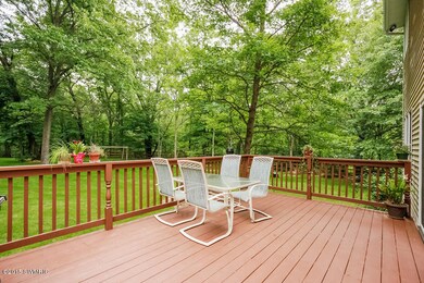 004-Deck-1802055-small