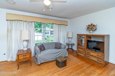 01-LivingRoom1